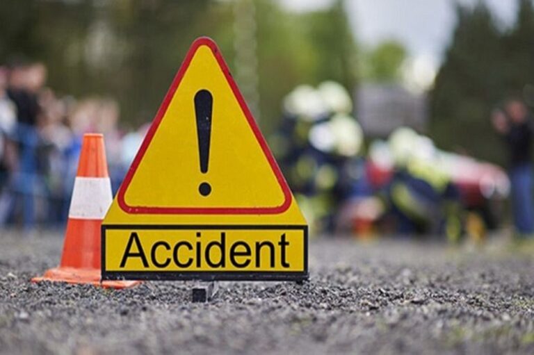 One dead, 17 injured in bakkie, truck collision on R59 in Alberton