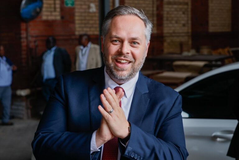 PFP wants to meet Schreiber over online death certificate amendment